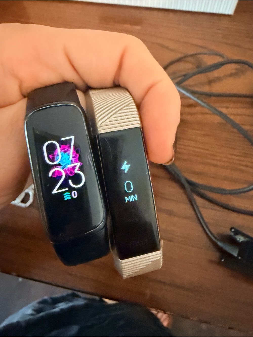 Fitbit luxe & Fitbit Alta HR w/accessories